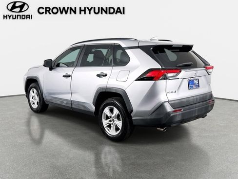 Used 2020 Toyota RAV4 XLE w/ Convenience Package FWD image 7