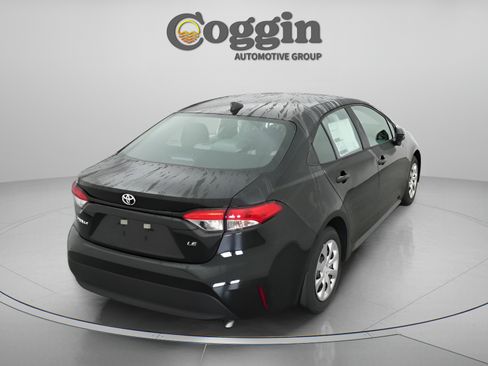 Used 2026 Toyota Corolla LE FWD image 15