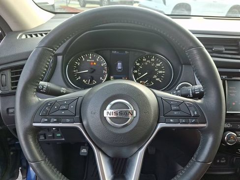 Used 2018 Nissan Rogue SV w/ Premium Package AWD/4WD image 19