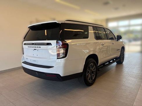 Used 2024 Chevrolet Suburban Z71 AWD/4WD image 2