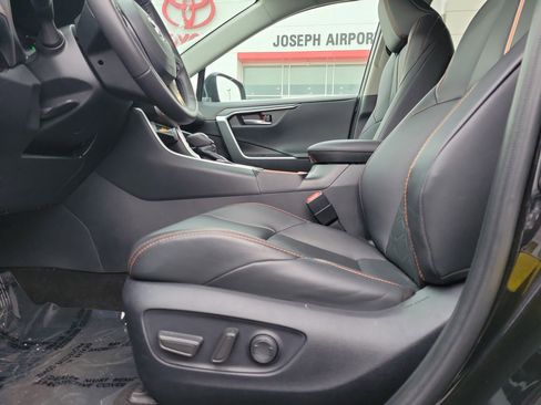 Used 2024 Toyota RAV4 Adventure image 16