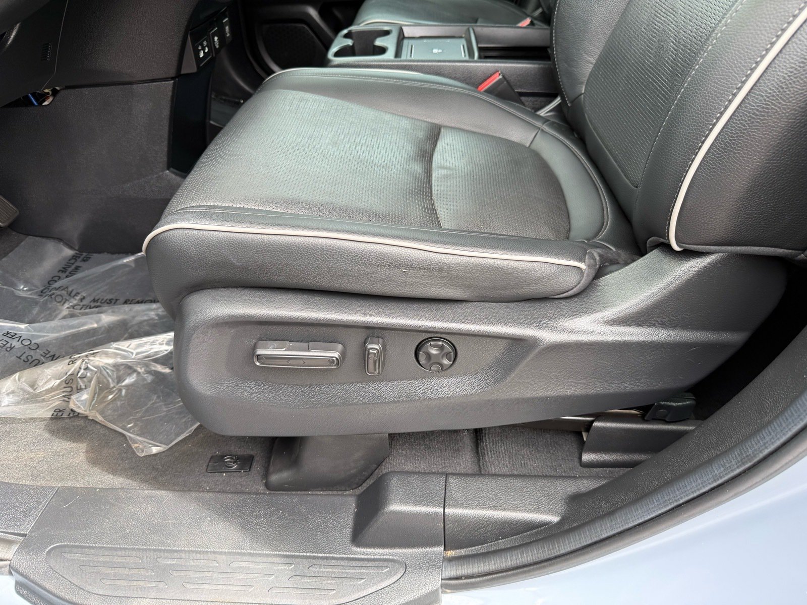 Used 2025 Honda Odyssey Elite image 14