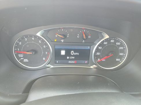 Used 2023 GMC Acadia SLT w/ Elevation Edition FWD image 10