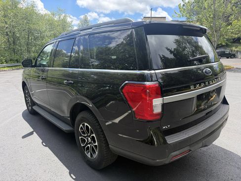 Used 2022 Ford Expedition XLT AWD/4WD image 3