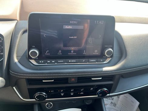 Used 2023 Nissan Rogue S AWD/4WD image 4