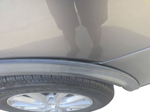 Used 2018 Nissan Rogue SV image 21