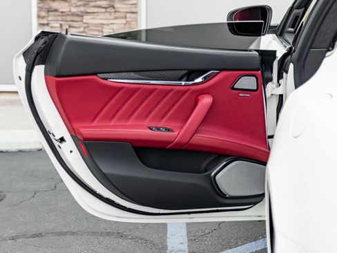 Used 2023 Maserati Quattroporte Modena image 19