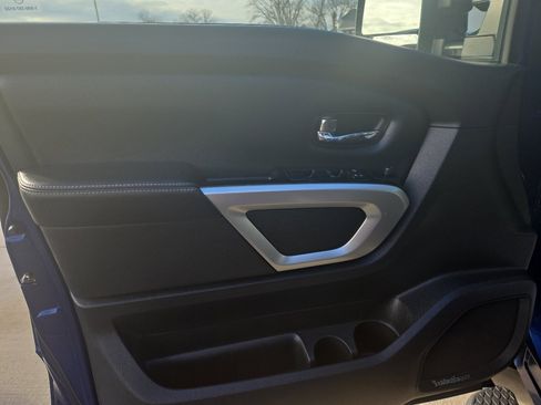 Used 2017 Nissan Titan PRO-4X image 15