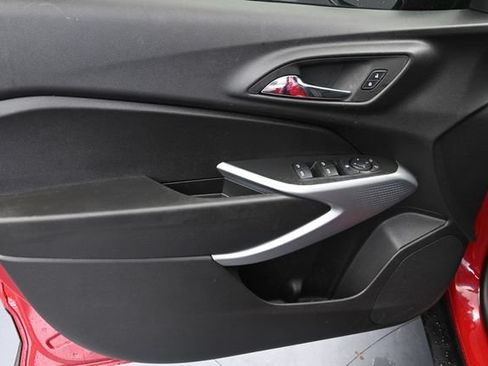 Used 2026 Chevrolet Trax RS FWD image 24