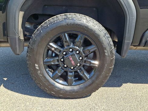 Used 2025 GMC Sierra 2500 AT4 w/ AT4 Preferred Package AWD/4WD image 8