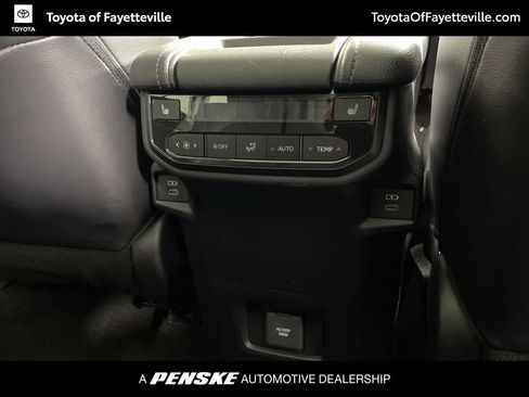 Used 2024 Toyota Grand Highlander Limited image 10