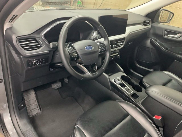 Used 2025 Ford Escape Platinum AWD/4WD image 6