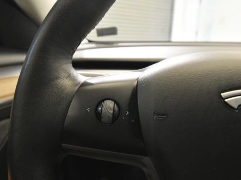 Used 2022 Tesla Model 3 Long Range AWD/4WD image 28