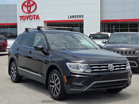 Used 2021 Volkswagen Tiguan SE AWD/4WD image 1