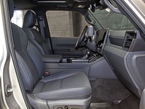 Used 2025 Lexus GX 550 w/ Cold Area Package AWD/4WD image 57