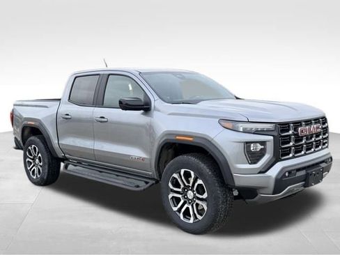 Used 2024 GMC Canyon AT4 w/ AT4 Premium Package image 7