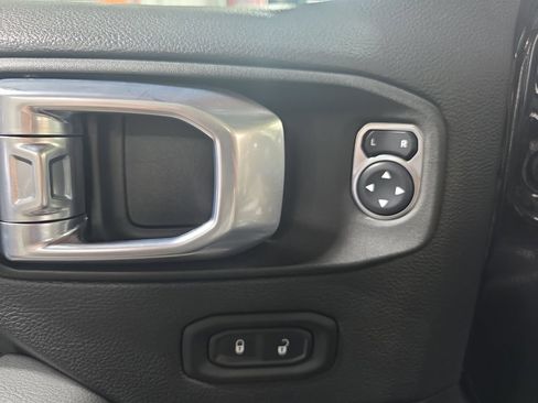Used 2021 Jeep Wrangler Unlimited Sahara AWD/4WD image 27