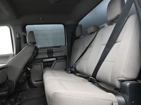 Used 2021 Ford F250 XLT w/ FX4 Off-Road Package image 16