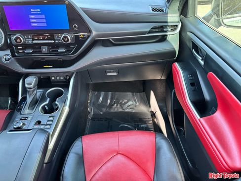 Used 2023 Toyota Highlander XSE AWD/4WD image 18