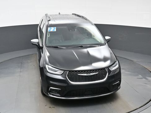Used 2022 Chrysler Pacifica Limited FWD image 43