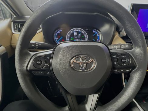Used 2025 Toyota RAV4 XLE w/ Convenience Package AWD/4WD image 18