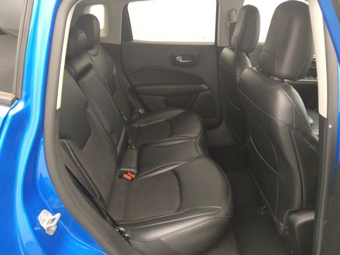 Used 2020 Jeep Compass Latitude w/ Cold Weather Group FWD image 19