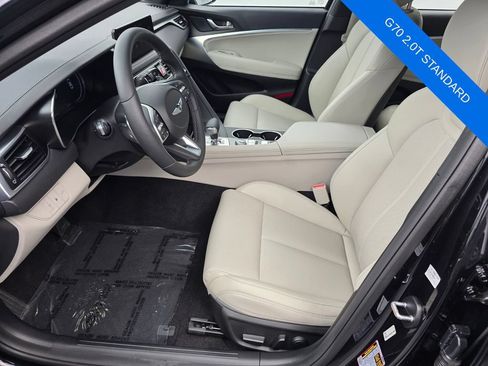 Used 2023 Genesis G70 2.0T RWD image 9