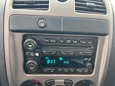 Used 2005 Chevrolet Colorado LS w/ Power Convenience Package image 16