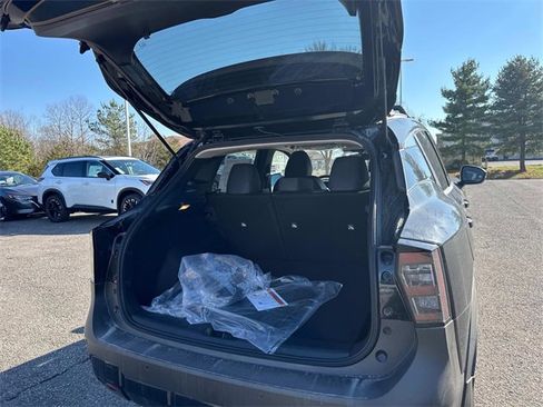 New 2026 Nissan Kicks SR image 13