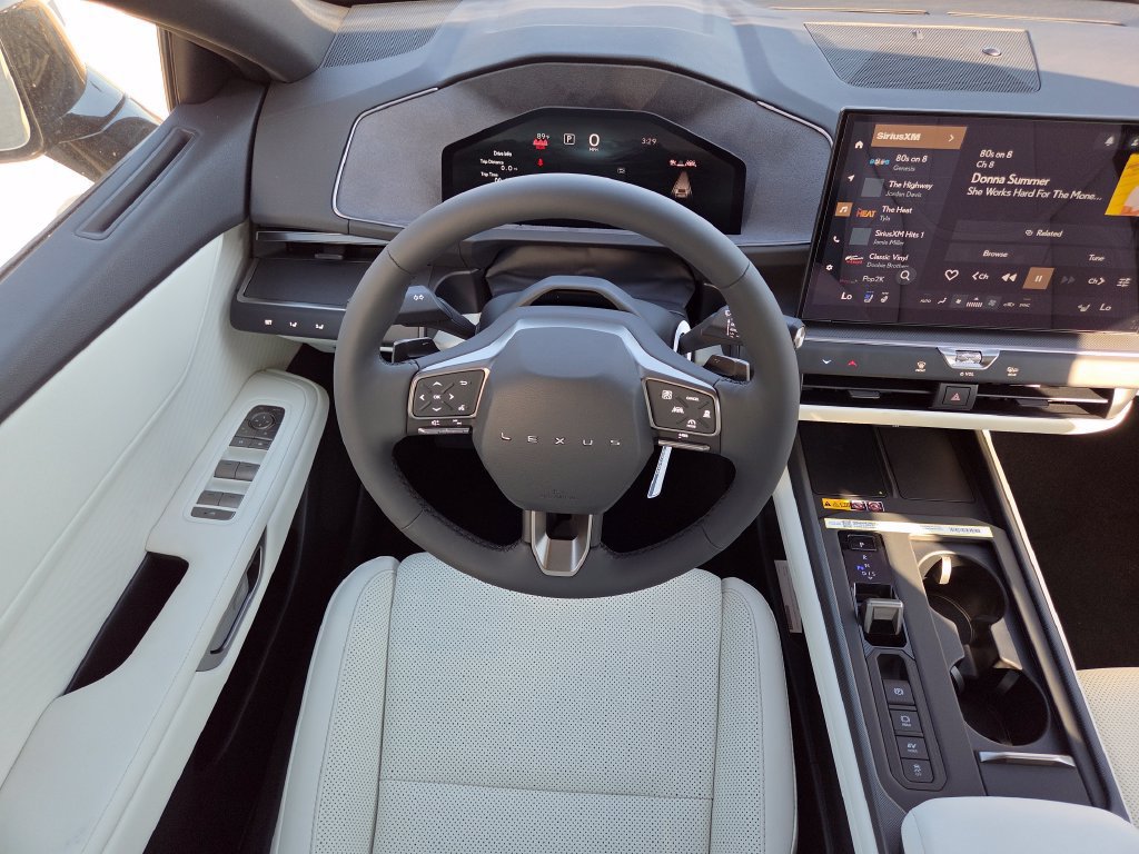 New 2026 Lexus ES 350h AWD w/ Convenience Package image 4