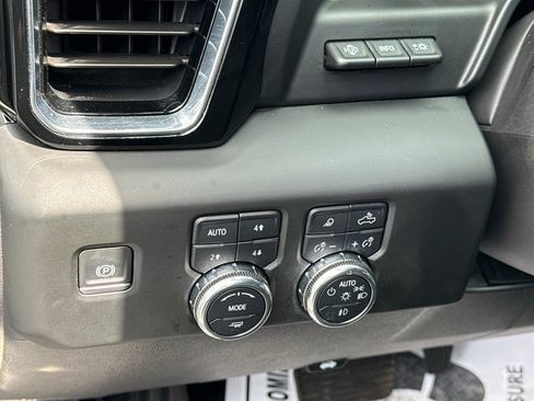 Used 2024 GMC Sierra 1500 Denali w/ Denali Reserve Package AWD/4WD image 13