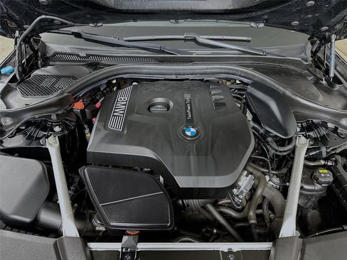 Used 2019 BMW 530i xDrive w/ Convenience Package image 31