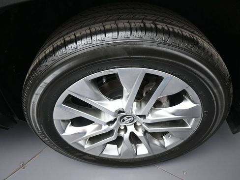 Certified 2020 Toyota RAV4 XLE Premium AWD/4WD image 15