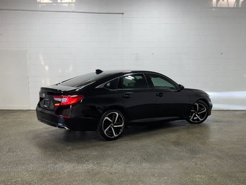Used 2018 Honda Accord Sport image 3