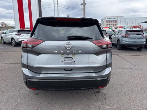 Certified 2024 Nissan Rogue SV w/ SV Premium Package AWD/4WD image 6