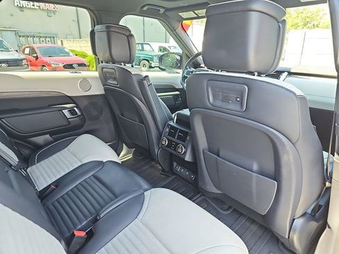 Used 2021 Land Rover Discovery HSE R-Dynamic AWD/4WD image 12
