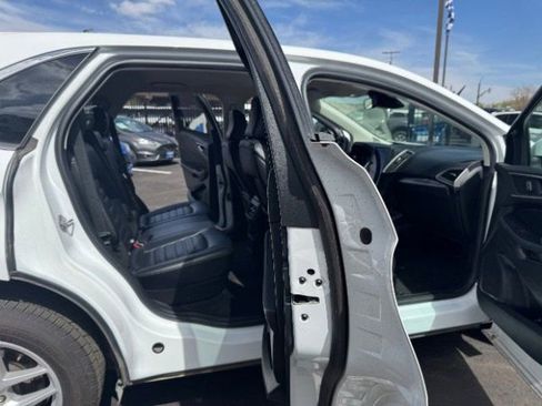 Used 2022 Ford Edge SEL AWD/4WD image 10