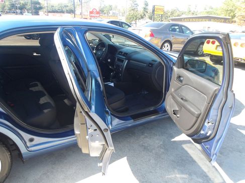 Used 2010 Ford Fusion SE image 6