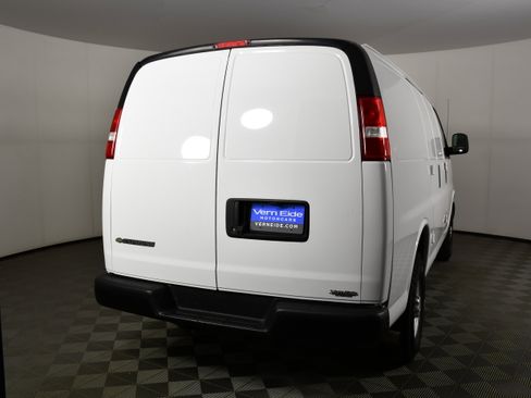 Used 2020 Chevrolet Express 2500 w/ Driver Convenience Package RWD image 7