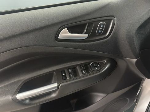 Used 2018 Ford Escape SE w/ Ford Safe & Smart Package AWD/4WD image 16