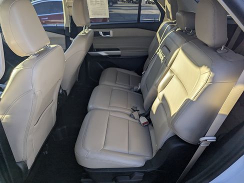 Certified 2021 Ford Explorer XLT w/ Equipment Group 202A image 8