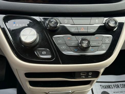 Used 2017 Chrysler Pacifica Touring Plus image 21