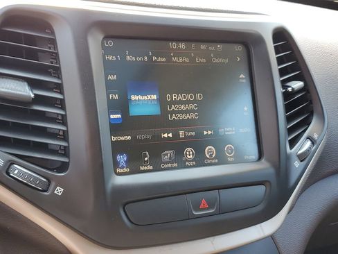 Used 2016 Jeep Cherokee Trailhawk w/ Comfort/Convenience Group AWD/4WD image 22