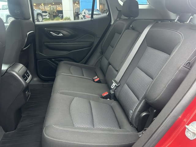 Used 2022 GMC Terrain SLE w/ Driver Convenience Package FWD image 15