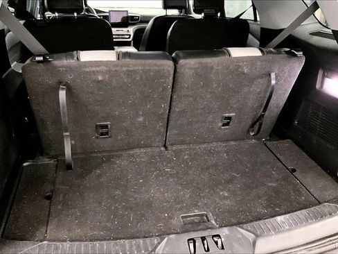 Certified 2021 Ford Explorer XLT w/ Equipment Group 202A image 35