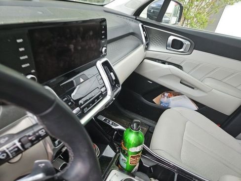 Used 2023 Kia Sorento SX Prestige w/ Panoramic Sunroof Package image 8