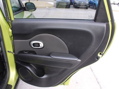 Used 2017 Kia Soul + image 19
