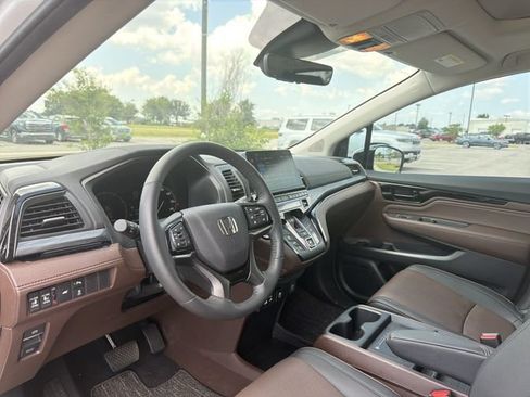 Used 2026 Honda Odyssey Elite image 11