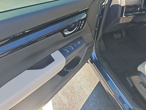 Used 2024 Honda CR-V EX-L image 11