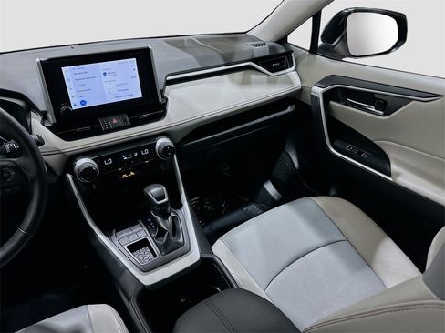 Used 2024 Toyota RAV4 XLE Premium image 23